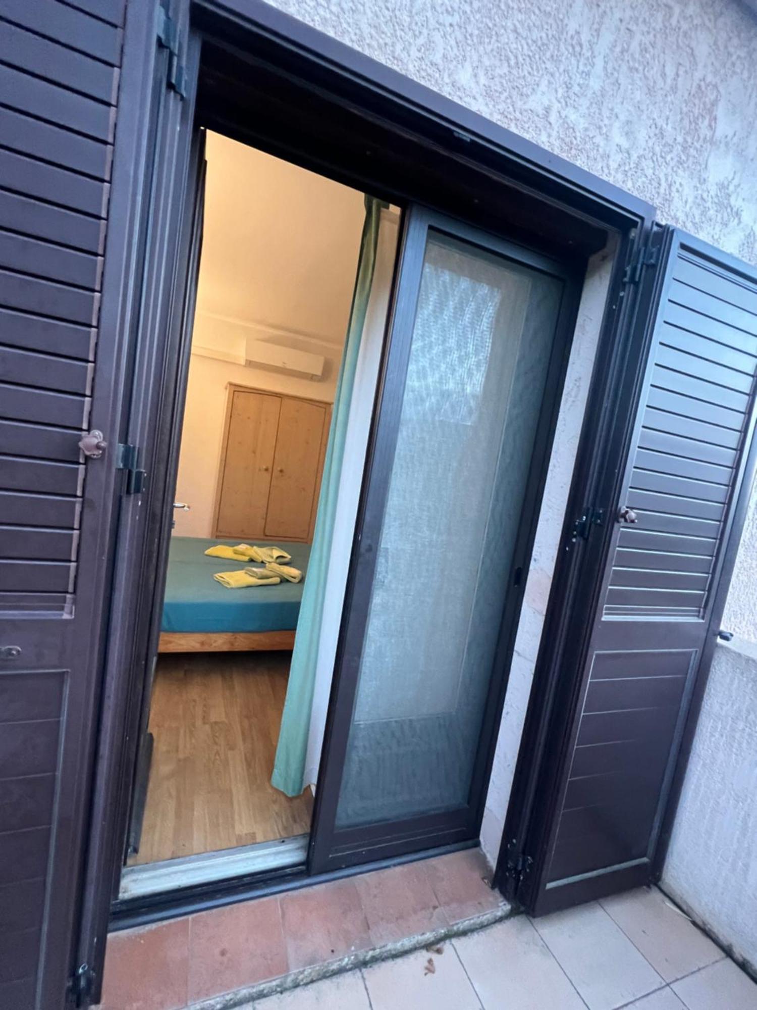 Chambres Et Tables D'Hotes Zelia & Jacques Berquez Pianottoli-Caldarello  Ngoại thất bức ảnh